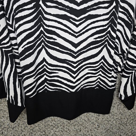 Chicos Top Womens 0 US Small Black Animal Print Scoop Neck Blouse Casual Ladies - Picture 5 of 7